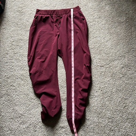 MARIKA Tyra Jogger Size Medium Pants Red/Wine Pockets Cuffed Ankles Drawstring - Picture 13 of 16
